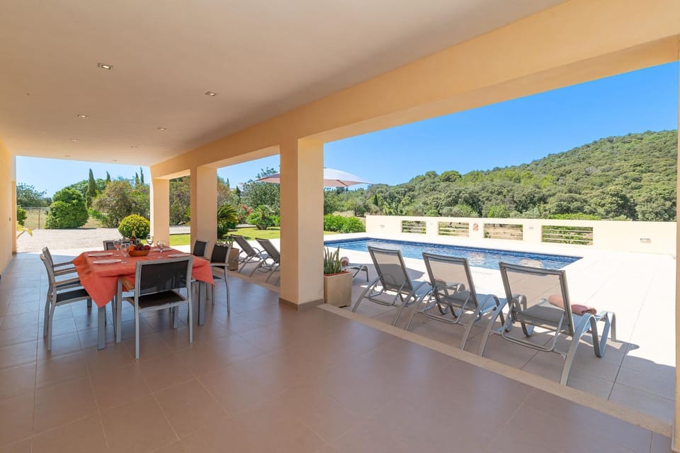 Patio, Day, Natural landscape, Balcony/Terrace, Dining area