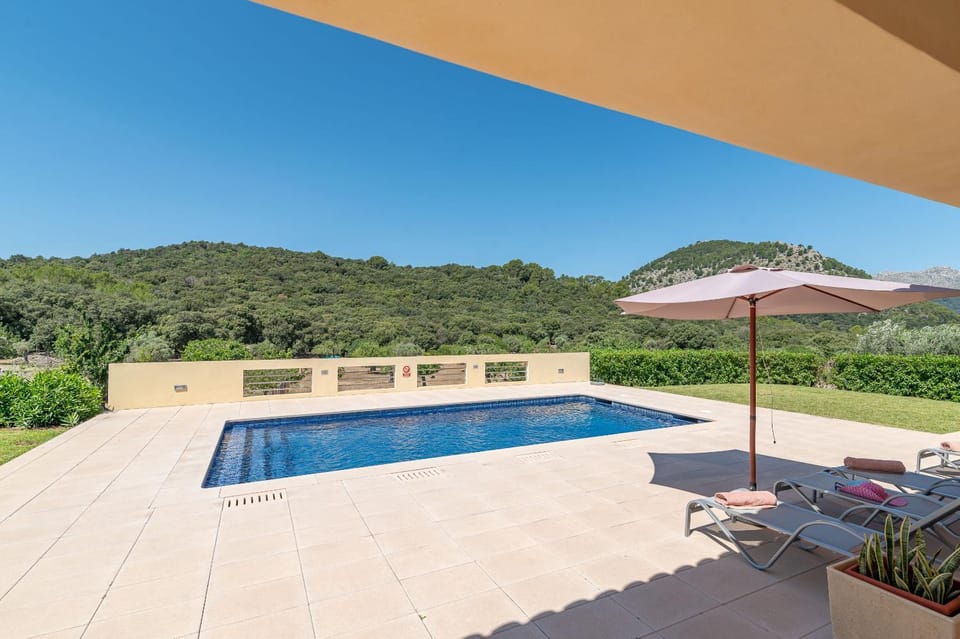 Patio, Day, Natural landscape, Mountain view, Pool view, Swimming pool, sunbed