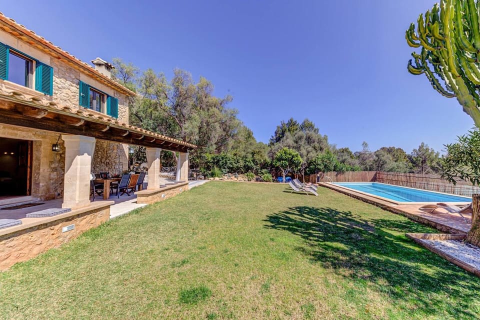 Property building, Garden, Garden view, Pool view, Swimming pool, sunbed