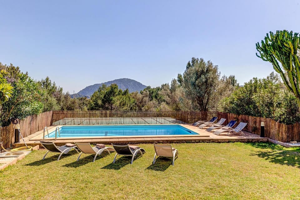 Mountain view, Pool view, Swimming pool, Swimming pool, sunbed