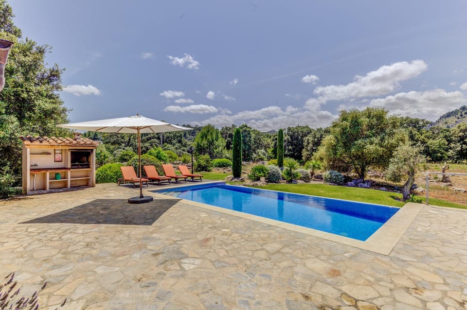 Mountain view, Pool view, Swimming pool, Swimming pool, sunbed