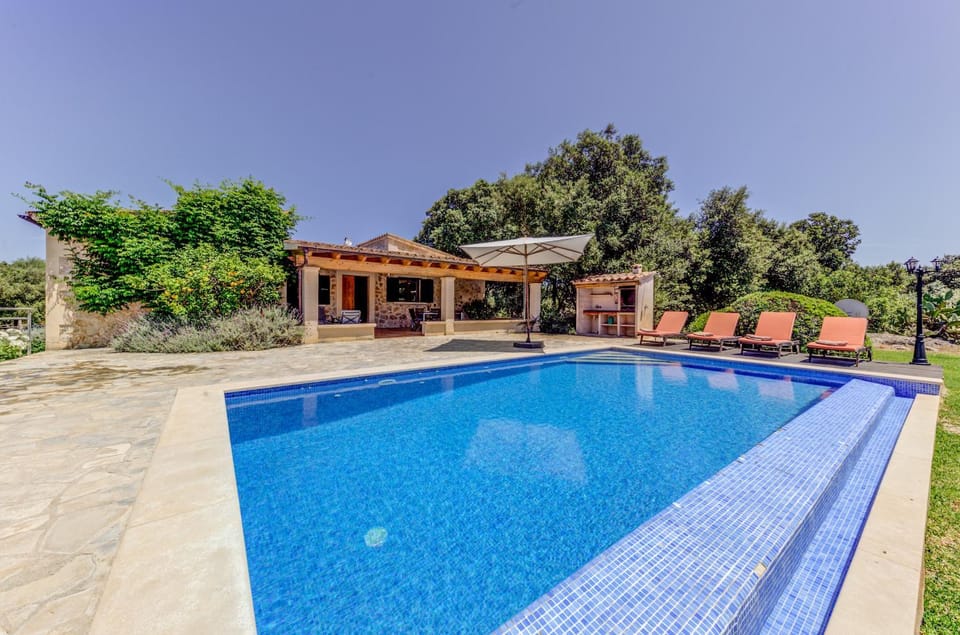 Property building, Facade/entrance, Off site, Pool view, Swimming pool, sunbed