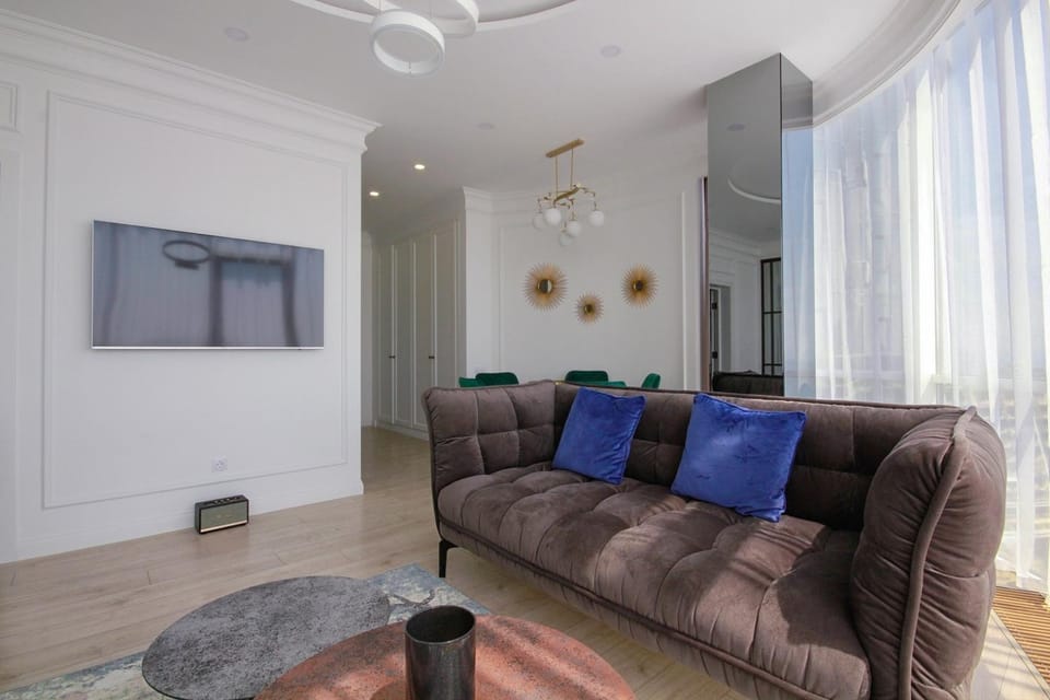 L Panoramic sea view 1 BR luxury Arcadia apartament Apartment in Odessa