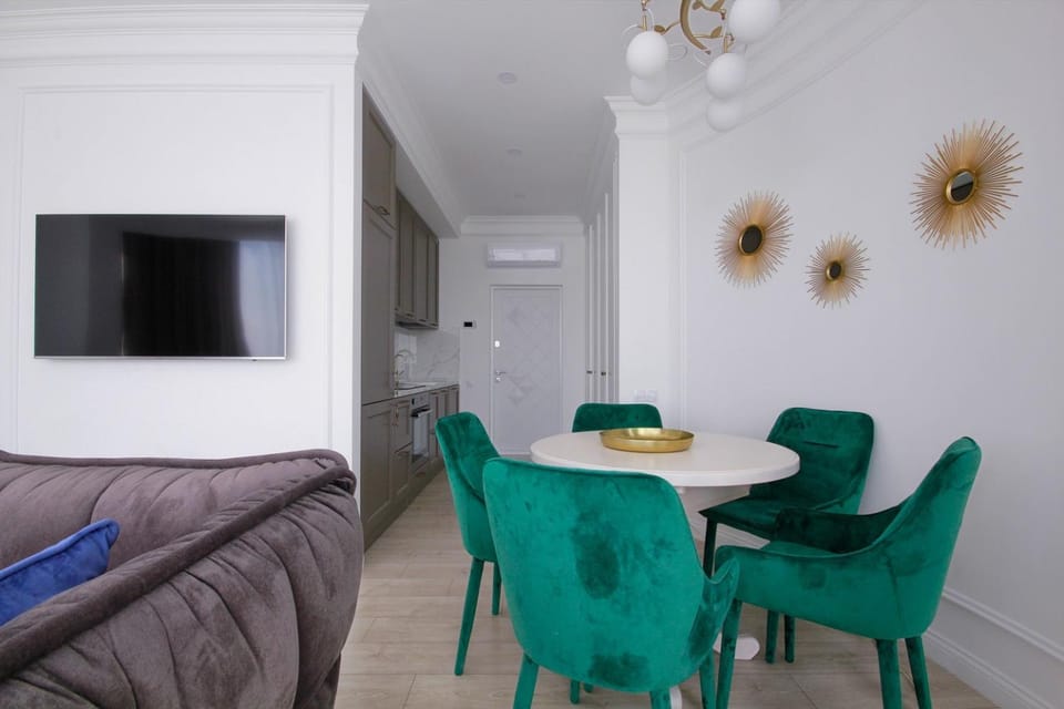 L Panoramic sea view 1 BR luxury Arcadia apartament Apartment in Odessa