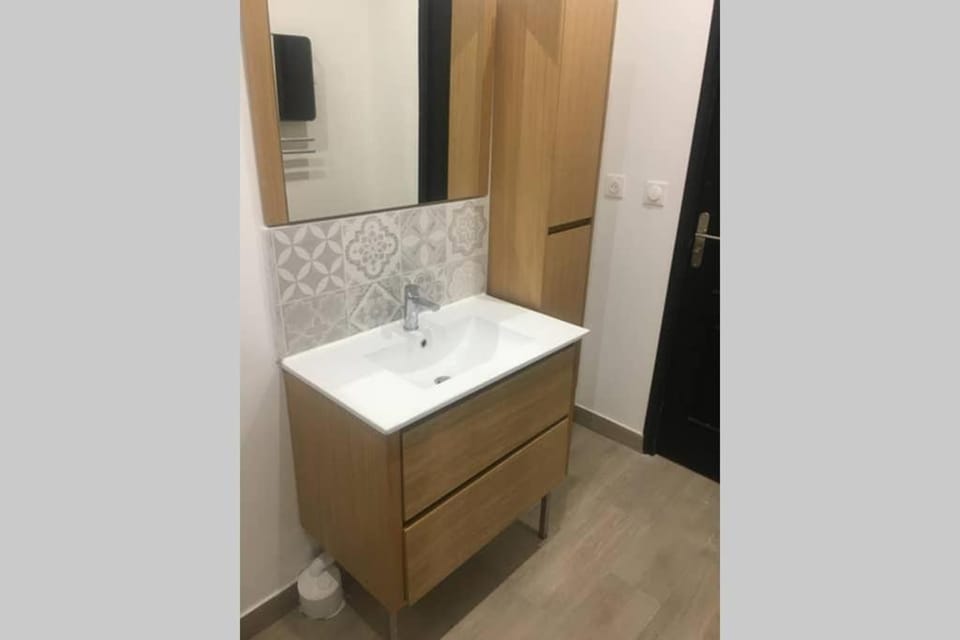 Appartement entier refait à neuf pour court séjour Apartment in Flanders