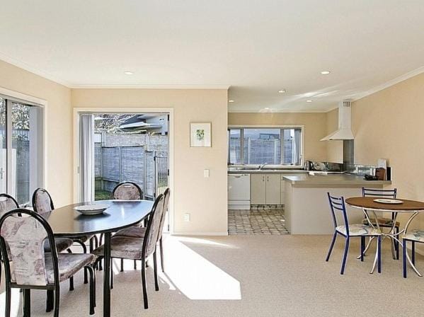 Lochaber Lodge - Acacia Bay Holiday Home House in Taupo