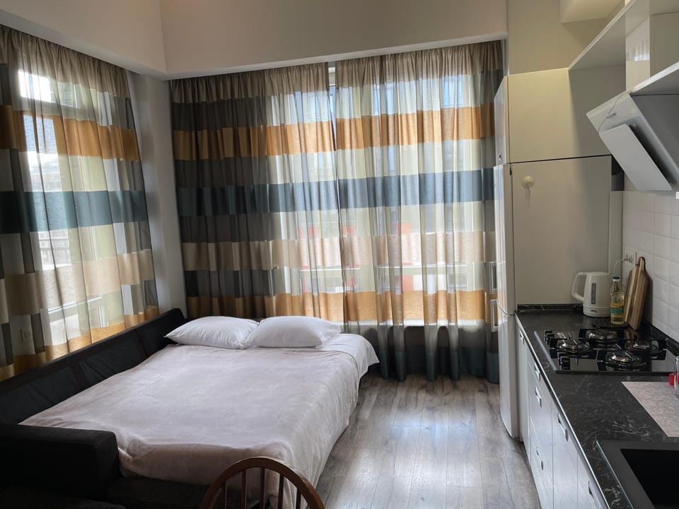 Bed, Living room