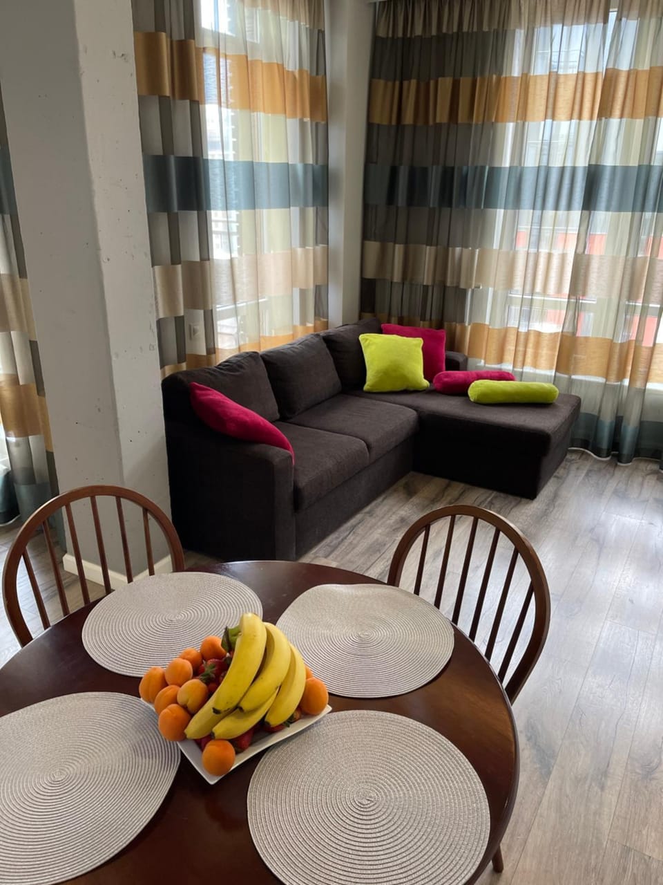 Seating area, Dining area