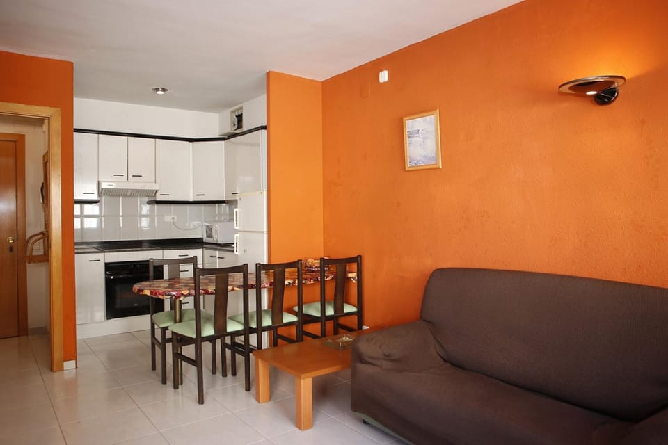 AT031 Comunidad con 2 piscinas, a 5 min a pie de la playa Apartment in Torredembarra