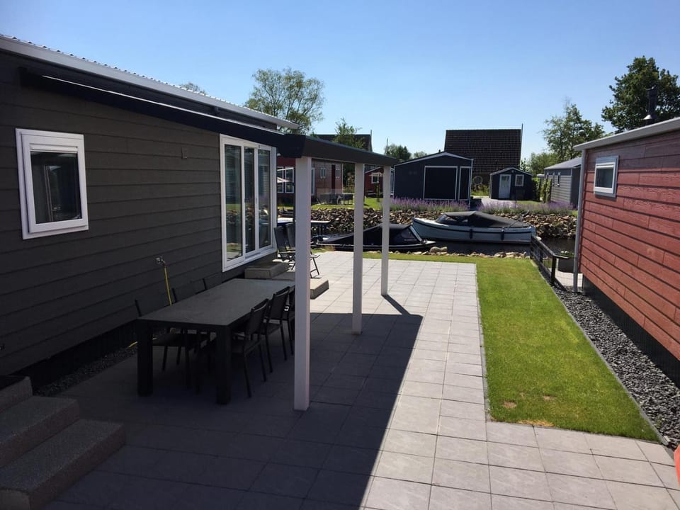 Property building, Balcony/Terrace