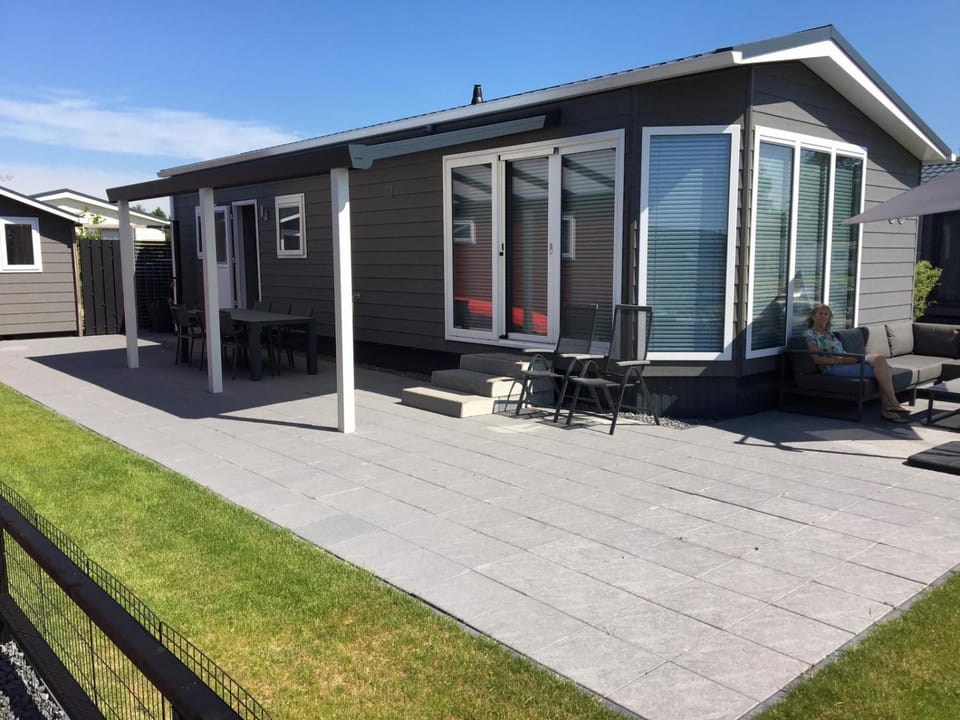 Property building, Balcony/Terrace