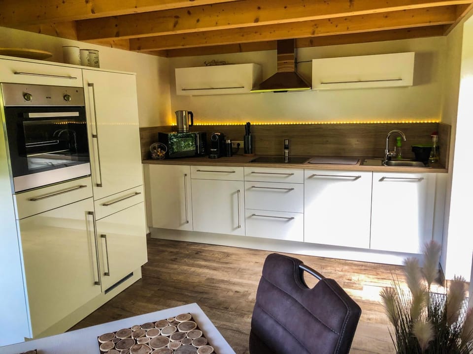 Coffee/tea facilities, Kitchen or kitchenette