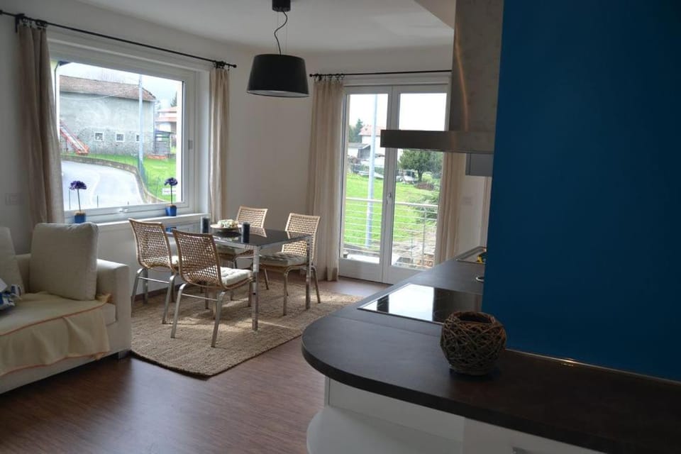 Casa CONTE air conditioning, near Station, Center and Ferry to Bellaggio Apartment in Colico