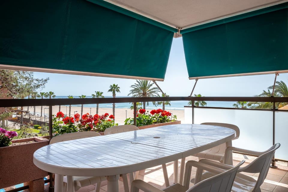 AT091 Els Pins, vistas del mar, comunidad con piscina Apartment in Torredembarra