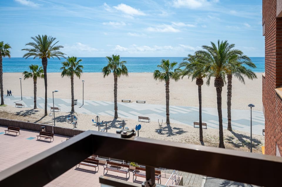 AT091 Els Pins, vistas del mar, comunidad con piscina Apartment in Torredembarra