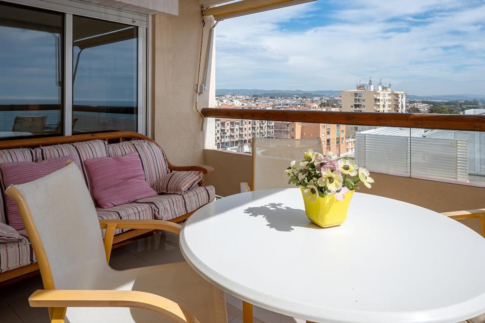 AT100 Apartamento alto con las vistas del mar Apartment in Torredembarra