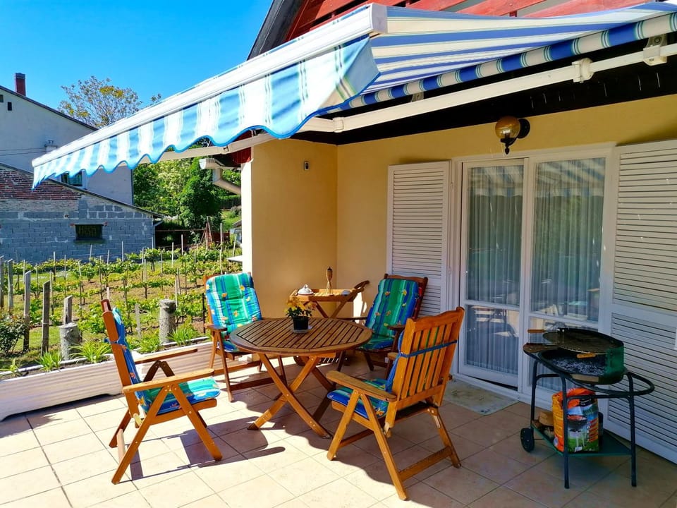 BBQ facilities, Balcony/Terrace, Seating area