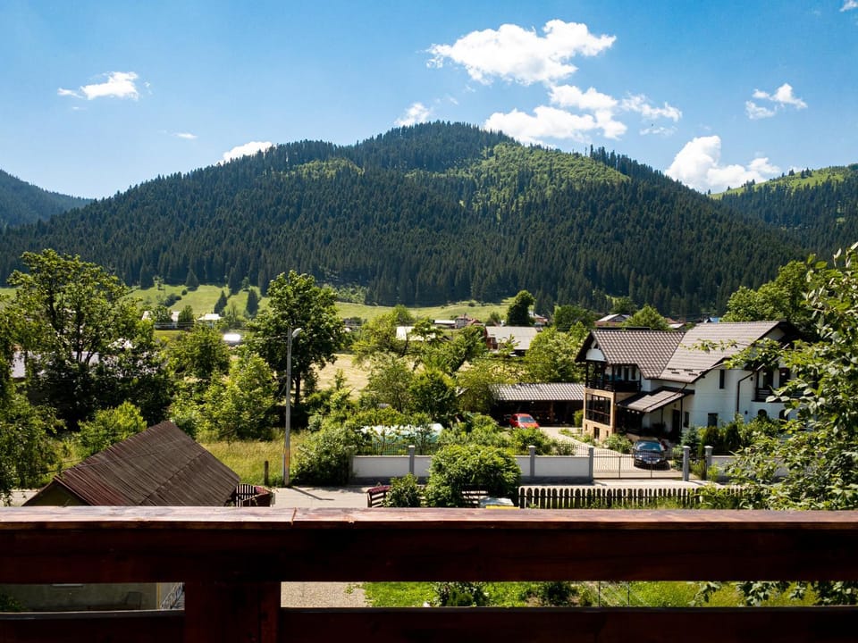 Neighbourhood, Natural landscape