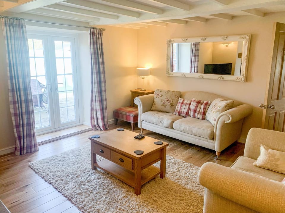 Farriers Cottage House in West Lindsey District