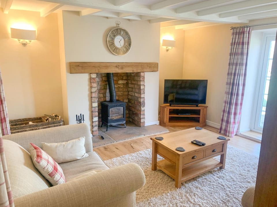 Farriers Cottage House in West Lindsey District