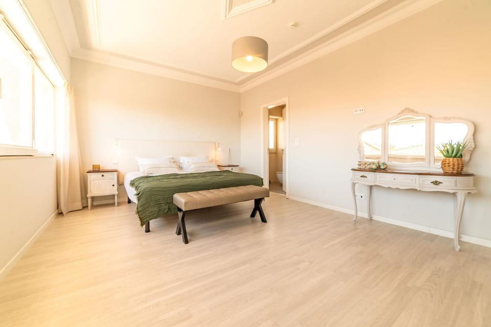 Villa Mena Villa in Costa da Caparica