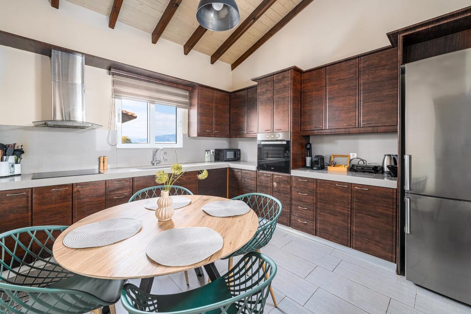 Meltemi Beach House - a seaside Luxury maisonnette House in Peloponnese, Western Greece and the Ionian