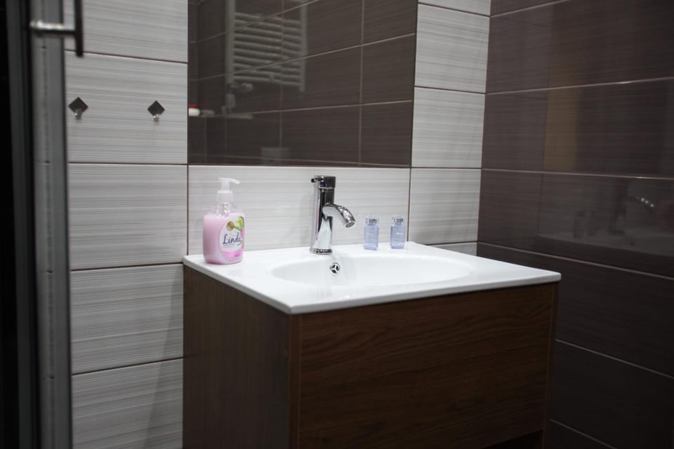 Villa B&B nocleg przy Centrum Zdrowia Dziecka - Warszawa Międzylesie Wawer blisko CZD Vacation rental in Warsaw
