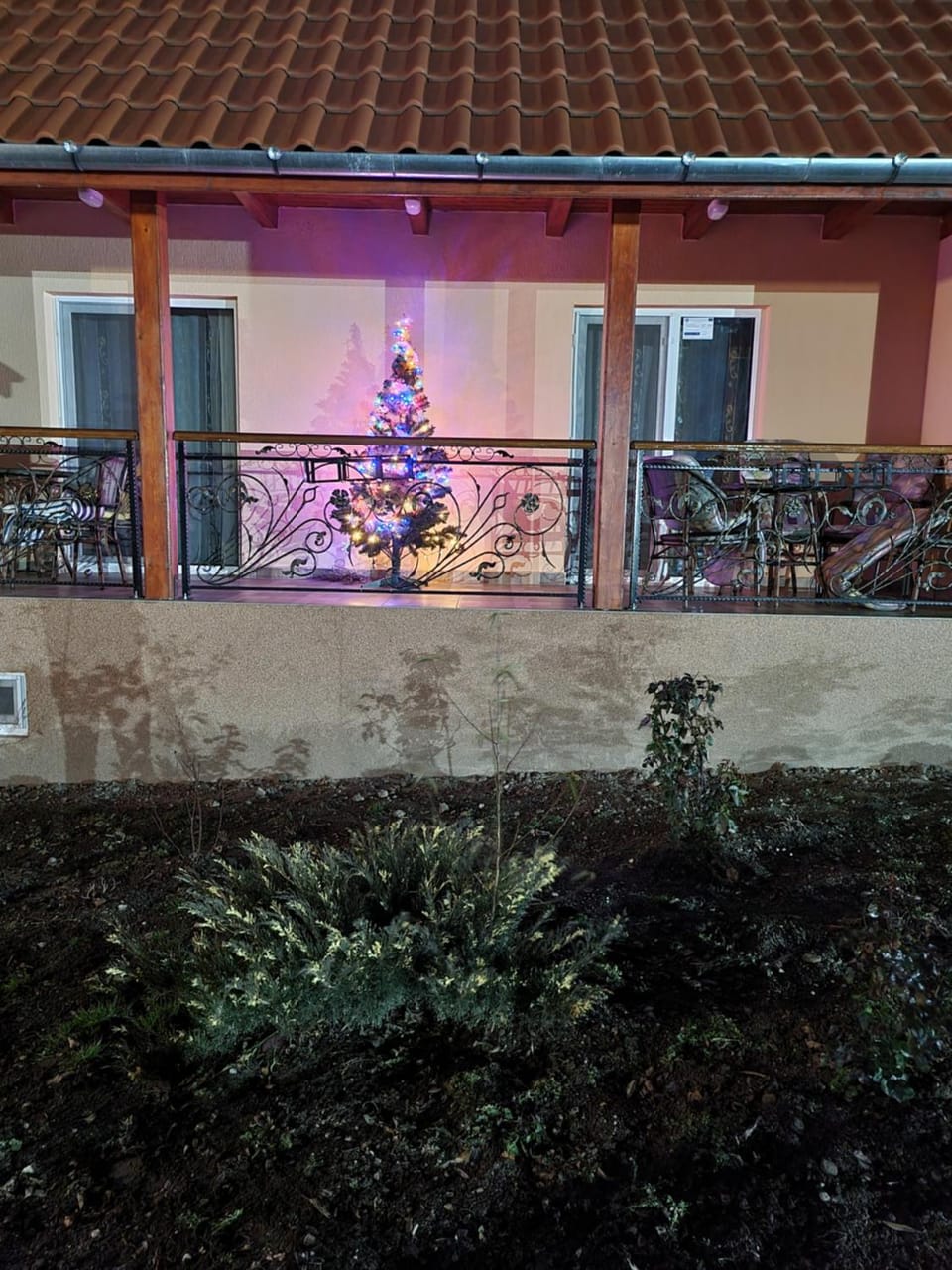 Pensiunea Dan-Ge-La Bed and Breakfast in Romania