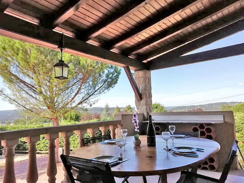 View (from property/room), Balcony/Terrace, City view, Garden view