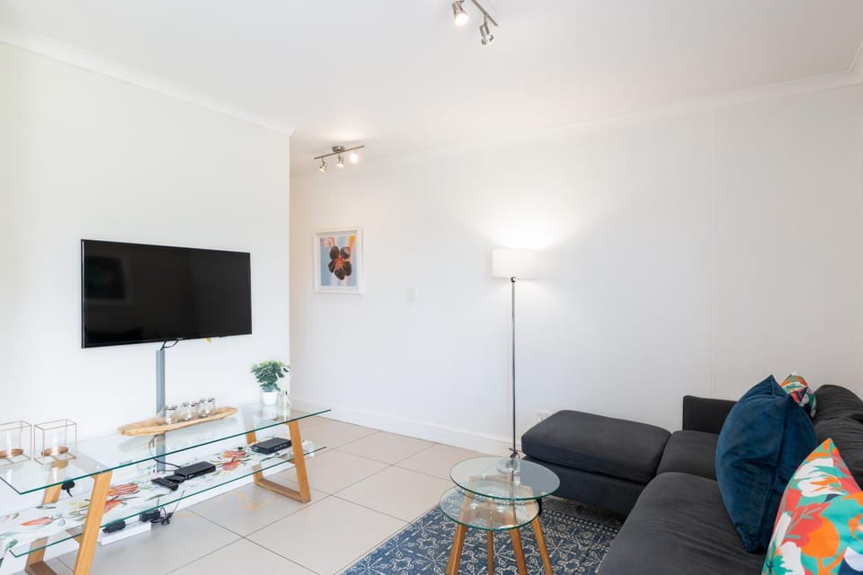 The Paragon Urbane Centrally Located, Modern Comforts Apartment in Cape Town