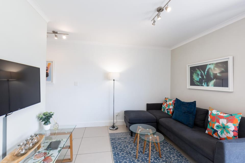 The Paragon Urbane Centrally Located, Modern Comforts Apartment in Cape Town