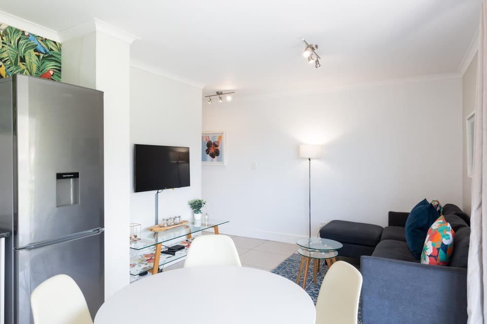 The Paragon Urbane Centrally Located, Modern Comforts Apartment in Cape Town