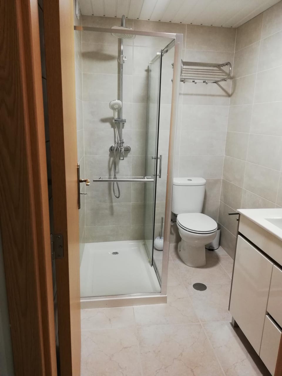 Bathroom, hair dryier, towels
