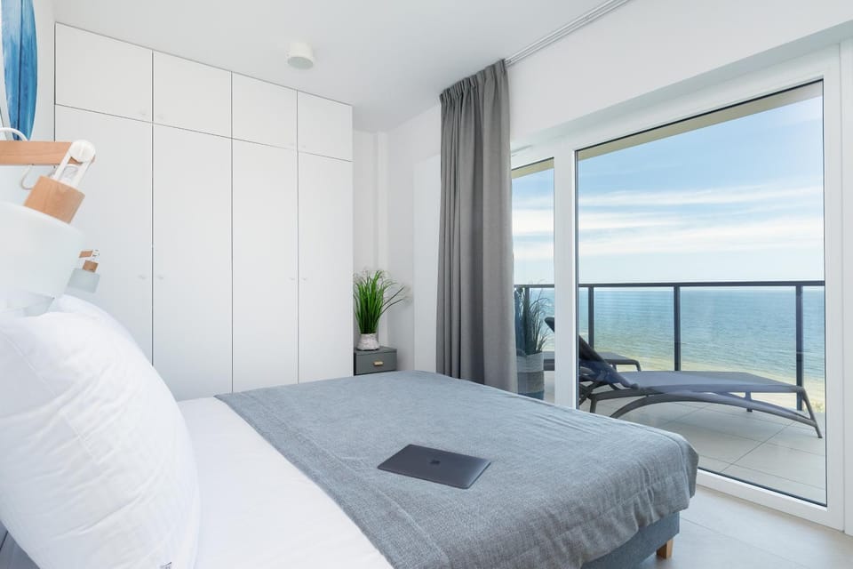 Bed, View (from property/room), Balcony/Terrace, Photo of the whole room, Bedroom, Sea view