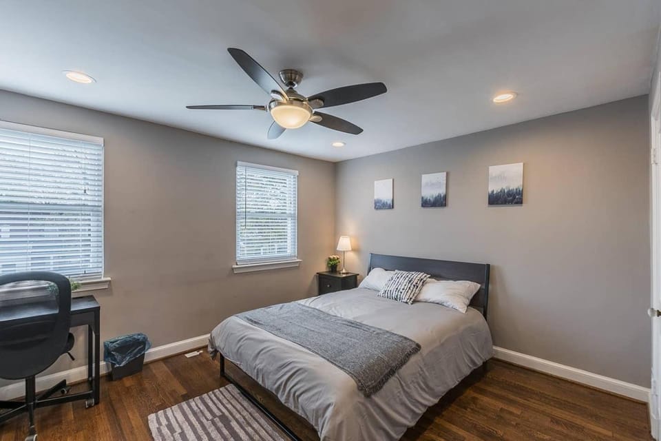 Beautiful 3br 2ba House cozy backyard CozySuites House in Alexandria
