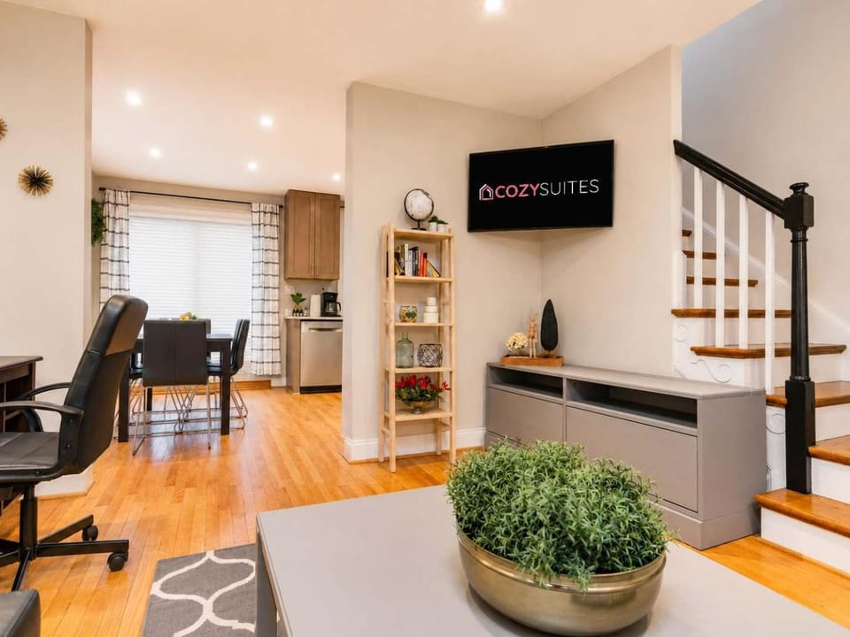 Gorgeous Home 10 min to DC by CozySuites House in Alexandria