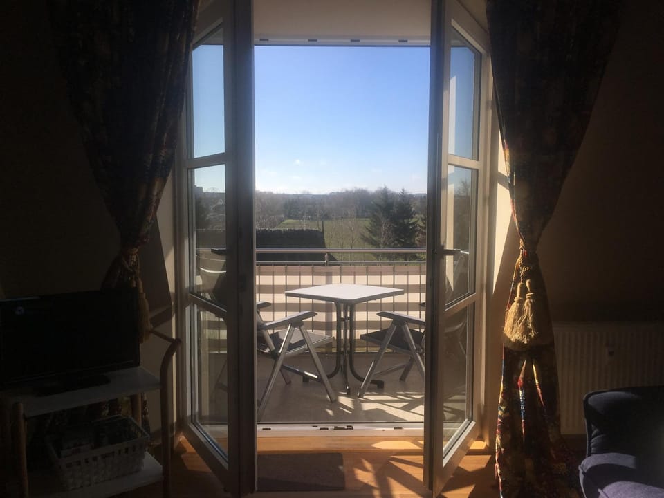 View (from property/room), Balcony/Terrace, Photo of the whole room