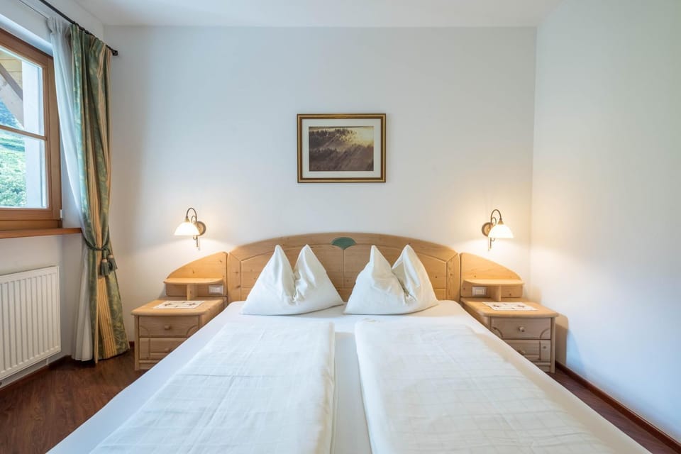 Property building, Living room, Bedroom