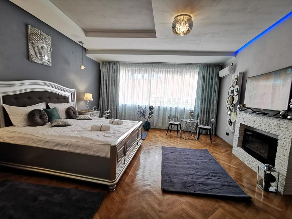 Bed, Photo of the whole room