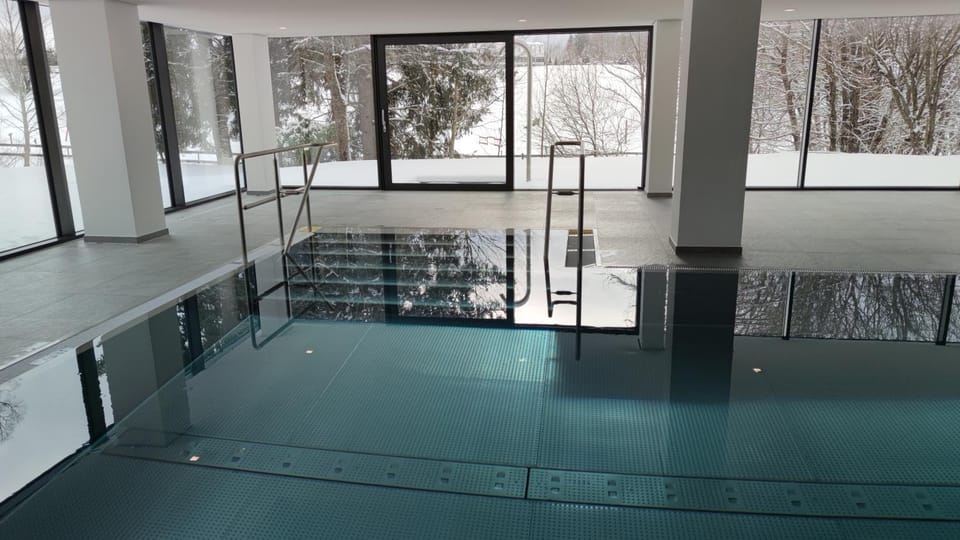 Swimming pool, Swimming pool