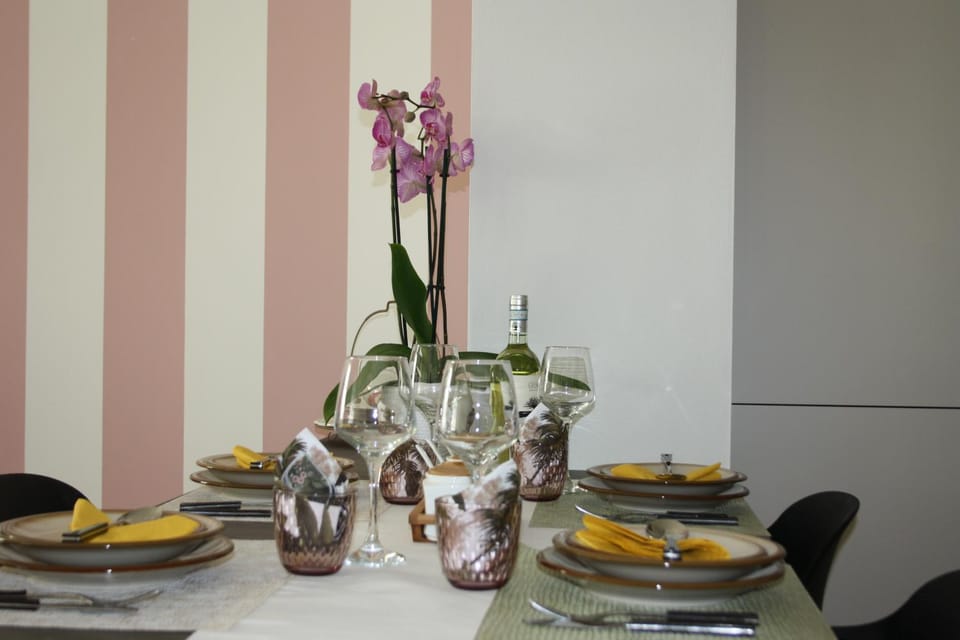 Decorative detail, Dining area