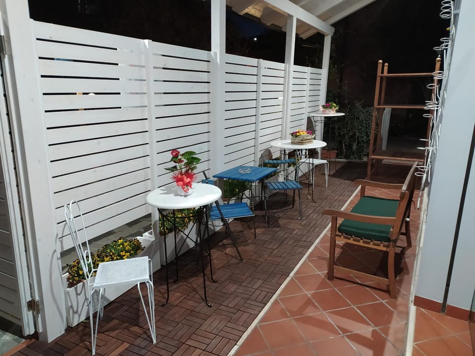 Patio, Facade/entrance
