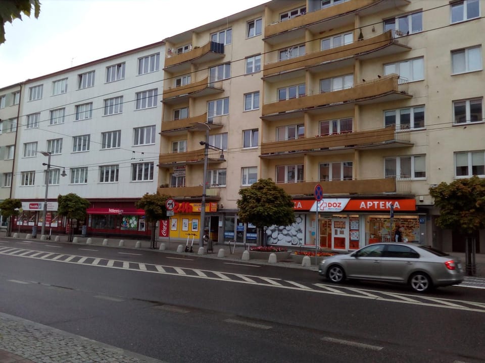 Property building, Location