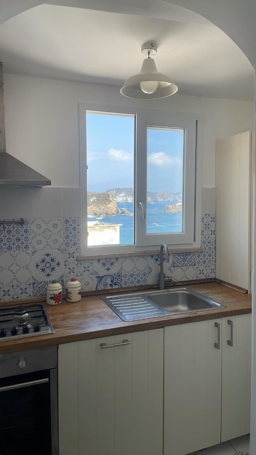 Natural landscape, Kitchen or kitchenette, Sea view, stove