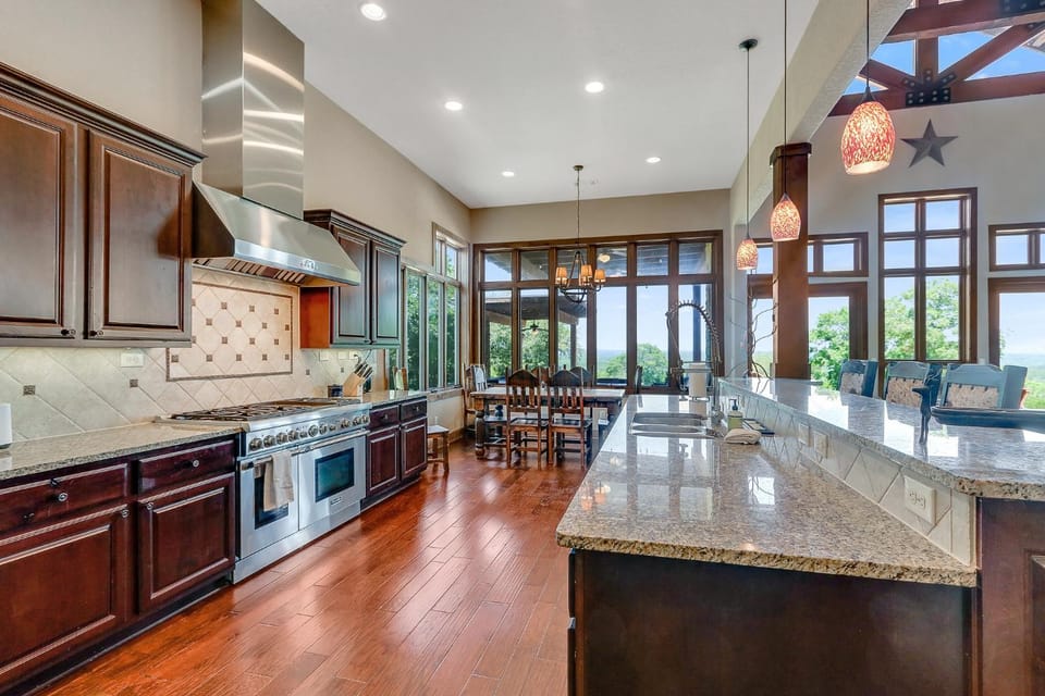 C L Ranch House in Canyon Lake
