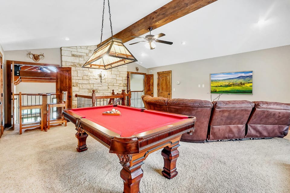 C L Ranch House in Canyon Lake