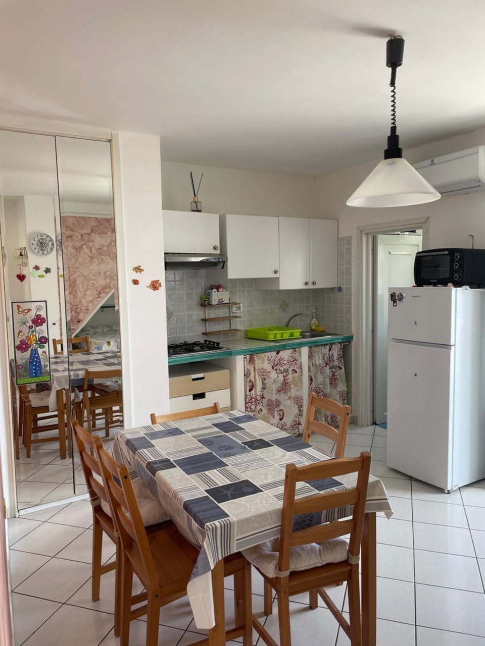 Kitchen or kitchenette, Dining area, minibar, oven, pet friendly, stove