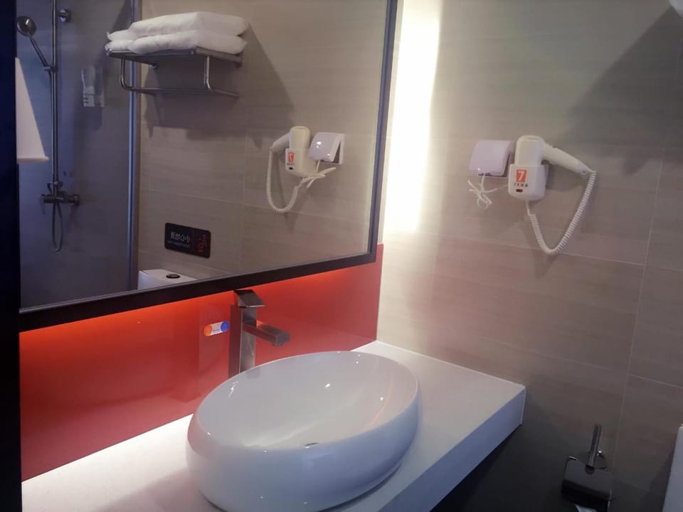 7Days Premium Shenzhen Longgang Dayun Metro Station Hotel in Shenzhen
