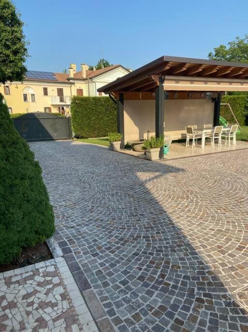 Property building, Garden