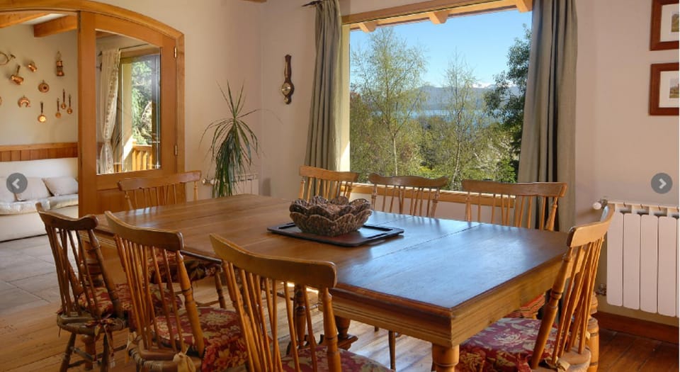 Dining area, Garden view, Lake view, Mountain view